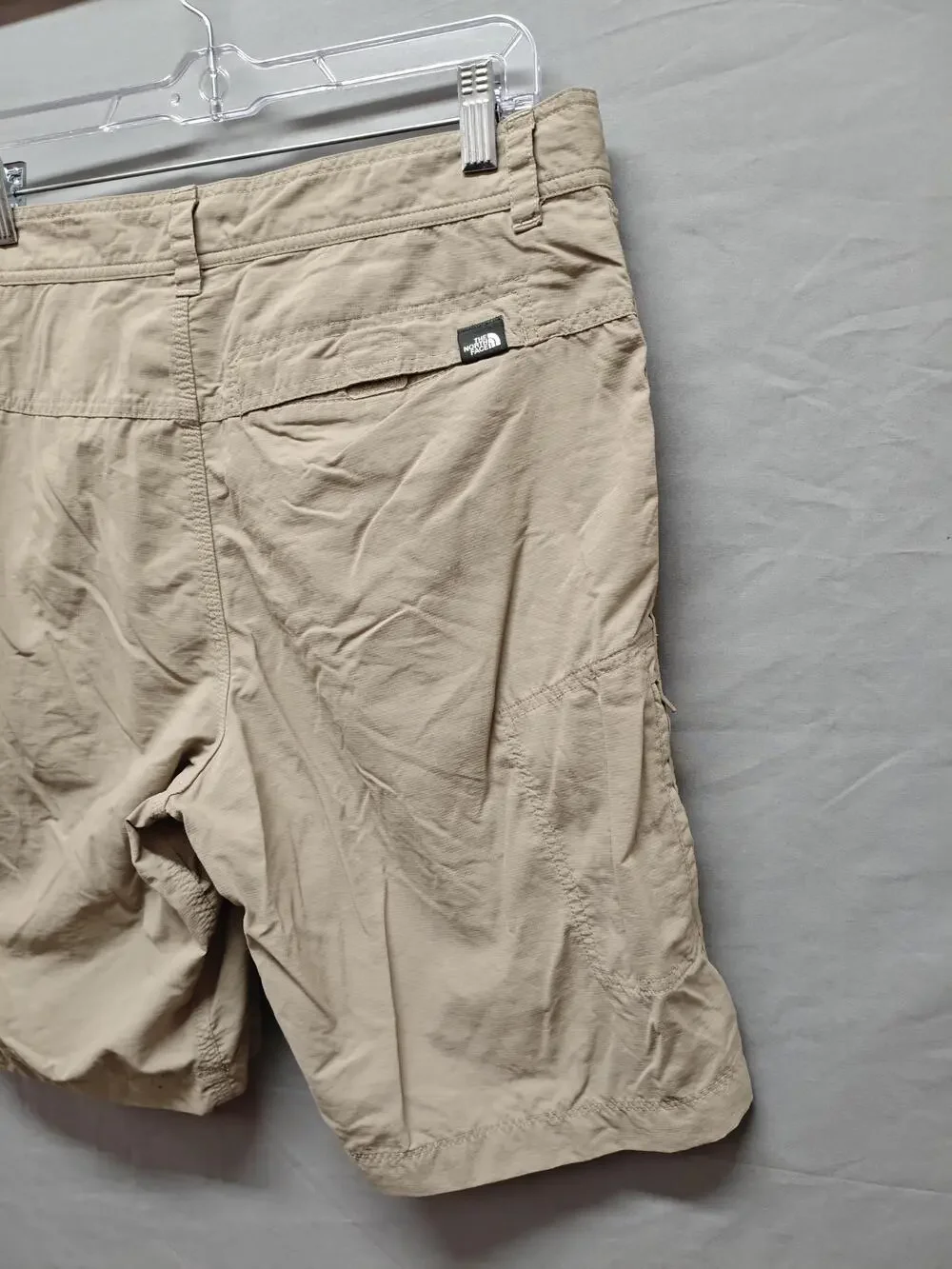The North Face Shorts Mens 34 Khaki Nylon Hiking Quick Dry Cargo Pocket Outdoor
